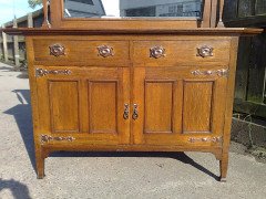A Sweet Little Arts & Crafts Oak Sideboard with Nice Proportions - Thumbnail 5
