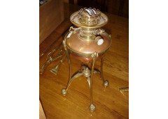 W. A. S. Benson. A superb oil lamp, with conical vasaline shade by James Powell of Whitefriars - Thumbnail 3