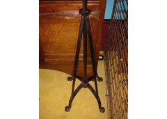 Birmingham Guild of Handicraft. A rare Arts & Crafts hand wrought iron standard lamp - Thumbnail 5