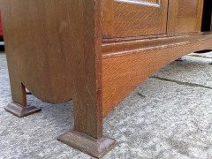 Shapland & Petter. An Arts & Crafts Oak sideboard in the Glasgow Style - Thumbnail 10