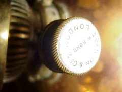 W. A. S. Benson. A superb oil lamp, with conical vasaline shade by James Powell of Whitefriars - Thumbnail 6