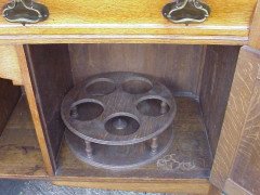 Shapland & Petter. A top quality 1\4 sawn Oak Arts & Crafts sideboard - Thumbnail 6