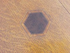 Shapland & Petter. An Oak hexagonal sidetable - Thumbnail 6