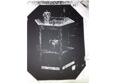 Shapland & Petter. An Oak hexagonal sidetable - Thumbnail 9