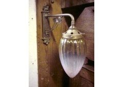 A single Arts & Crafts brass wall light - Thumbnail 1