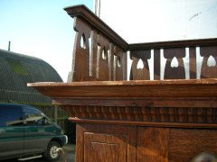 Shapland & Petter. A stunning Arts & Crafts Oak Hall Cupboard with an upper area for display - Thumbnail 5