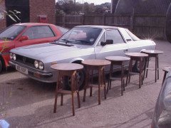 Five matching Arts & Crafts Oak sidetable - Thumbnail 2