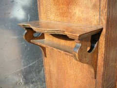 Shapland & Petter. A stunning Arts & Crafts Oak Hall Cupboard with an upper area for display - Thumbnail 17