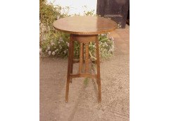 Five matching Arts & Crafts Oak sidetable - Thumbnail 11