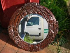 A large Arts & Crafts Oak mirror with floral carving of superior craftsmanship. - Thumbnail 3