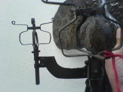 John Pearson. A superb quality Arts & Crafts Peacock wall sconce - Thumbnail 2