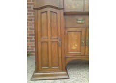 Maple and Co. An Arts & Crafts quality Oak sideboard - Thumbnail 11