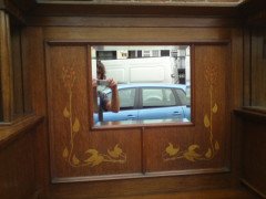 Maple and Co. An Arts & Crafts quality Oak sideboard - Thumbnail 14