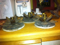 A set of three Arts & Crafts brass floral leaf ceiling lights - Thumbnail 3