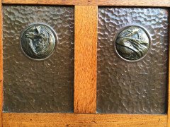 Shapland & Petter. Rare Arts Crafts trunk with stylised copper panels depicting mythical birds - Thumbnail 4