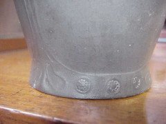 Kayserzinn. An Art Nouveau Pewter Jar & Lid with Three Stylised Handle - Thumbnail 7