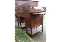 Shapland & Petter. A stunning Arts & Crafts Oak desk with an upper shelf - Thumbnail 4