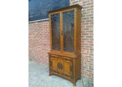 Shapland & Petter. An Arts & Crafts Oak bookcase of superior quality with flaring cornice - Thumbnail 2