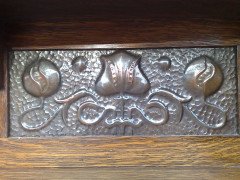 Shapland & Petter. A stunning Arts & Crafts Oak desk with an upper shelf - Thumbnail 9
