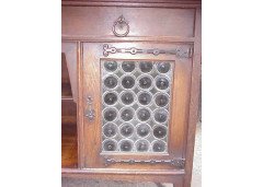 Liberty & Co., a Top Quality 1/4 Sawn Oak Arts & Crafts Sideboard - Thumbnail 4