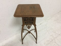 Gustave Serrurier-Bovy, Style of. An Art Nouveau Oak side table/plant stand - Thumbnail 3