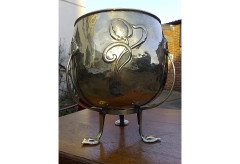Arthur Dixon for Birmingham Guild of Handicraft. Arts & Crafts brass jardinere - Thumbnail 4