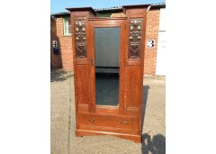 Shapland & Petter. A near pair of Arts & Crafts Oak single wardrobes - Thumbnail 1