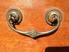 Shapland and Petter. A near pair of Arts and Crafts oak single wardrobes - Thumbnail 8