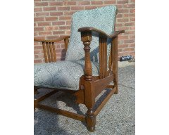 A Good Quality Arts & Crafts Oak Reclining Armchair - Thumbnail 4