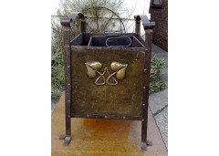 An Arts & Crafts copper coal/log box - Thumbnail 1