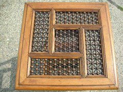 Liberty & Co. A Well-Crafted Moorish sidetable - Thumbnail 4