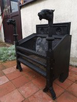 Hart Son & Peard, English Aesthetic Movement Fire Grate with Dog Head Finials - Thumbnail 3
