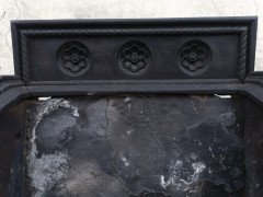 Hart Son & Peard, English Aesthetic Movement Fire Grate with Dog Head Finials - Thumbnail 12