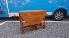Heals, attributed. An English Arts & Crafts Oak Drop Leaf Hexagonal Dining Table - Thumbnail 2