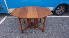 Heals, attributed. An English Arts & Crafts Oak Drop Leaf Hexagonal Dining Table - Thumbnail 5