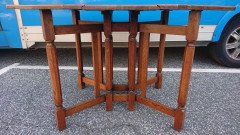 Heals, attributed. An English Arts & Crafts Oak Drop Leaf Hexagonal Dining Table - Thumbnail 8