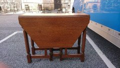 Heals, attributed. An English Arts & Crafts Oak Drop Leaf Hexagonal Dining Table - Thumbnail 9