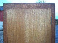 Heal's and Son, an English 1930s Slim Single Oak Wardrobe or Kitchen Cupboard - Thumbnail 4