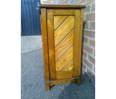 Charles Bevan, In the style of, Gothic Revival Oak Bedside Cabinet with Inlay - Thumbnail 3