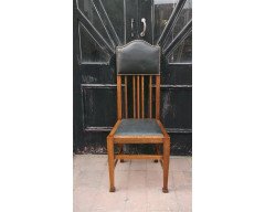 Wylie & Lochhead Attri. A Set of Four English Arts & Crafts Oak Dining Chairs - Thumbnail 2