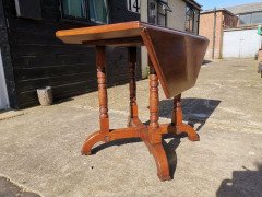 Gillows, Aesthetic Movement Oak Octagonal Drop-Leaf Centre Table with Florets - Thumbnail 4