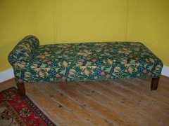 Liberty & Co., attributed, Arts & Crafts Oak Chaise Lounge or Day Bed - Thumbnail 2