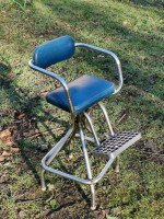 Mid-Century Modern Chrome Rotating & Extending Child's Hairdressing Armchair - Thumbnail 5
