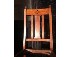 Wylie & Lochhead, attributed. A Pair of Glasgow School Arts & Crafts Oak Dining Chairs - Thumbnail 3