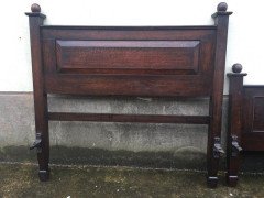 Shapland & Petter Arts & Crafts Oak Double Bed in the Manner of C. F. A. Voysey - Thumbnail 2