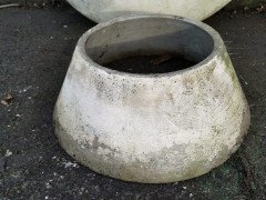 Willy Guhl for Eternit, Mint Pair of Mid-Century Modern Concrete Garden Planters - Thumbnail 18