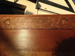 Heal's, Near Pair of Arts & Crafts Single Oak 3' Wide Beds with Carved Hearts - Thumbnail 7