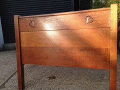 Heal's, Near Pair of Arts & Crafts Single Oak 3 Foot Wide Beds with Carved Hearts - Thumbnail 5