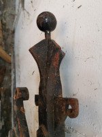 Tall Set of A&c Cast Iron Gates in the Glasgow-Style with Split Heart Details - Thumbnail 3
