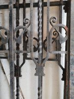 Tall Set of A&c Cast Iron Gates in the Glasgow-Style with Split Heart Details - Thumbnail 10
